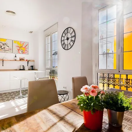 Minty - San Luis Terrace Apartment