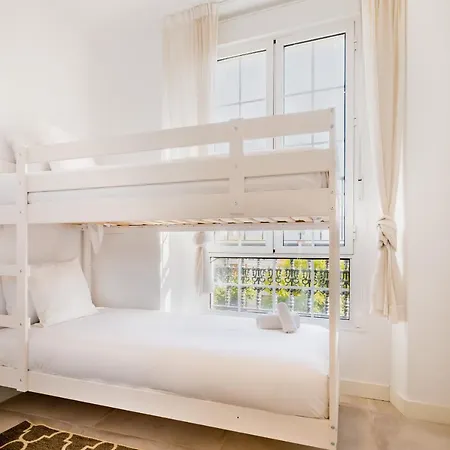 Minty - San Luis Terrace Apartment
